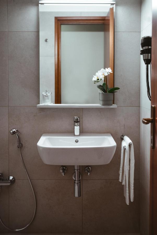 Albergo Commercio パルマノーヴァ エクステリア 写真